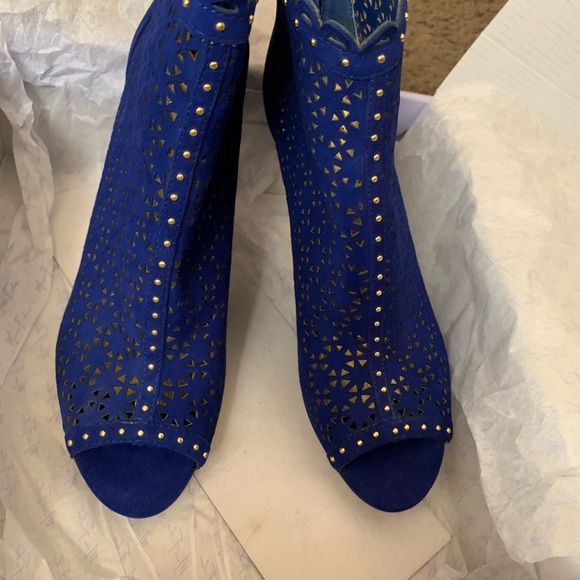 New!! Blue cage heels - Picture 3 of 4